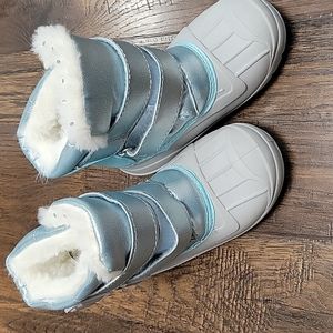 Girls snow boots - gently lived